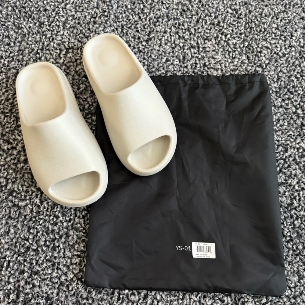 Men’s Yeezy Slides, YS-01, Cream, Size 11, NEW